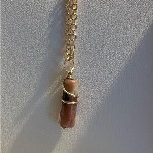 Elegant Gold and Brown Pendant Necklace
